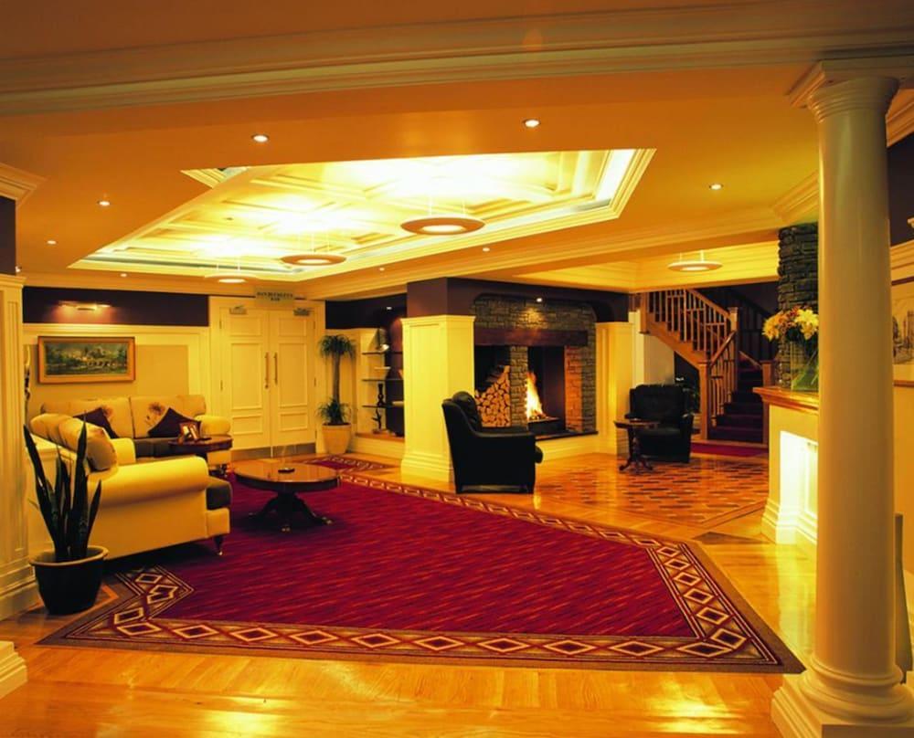Castle Hotel Macroom Esterno foto