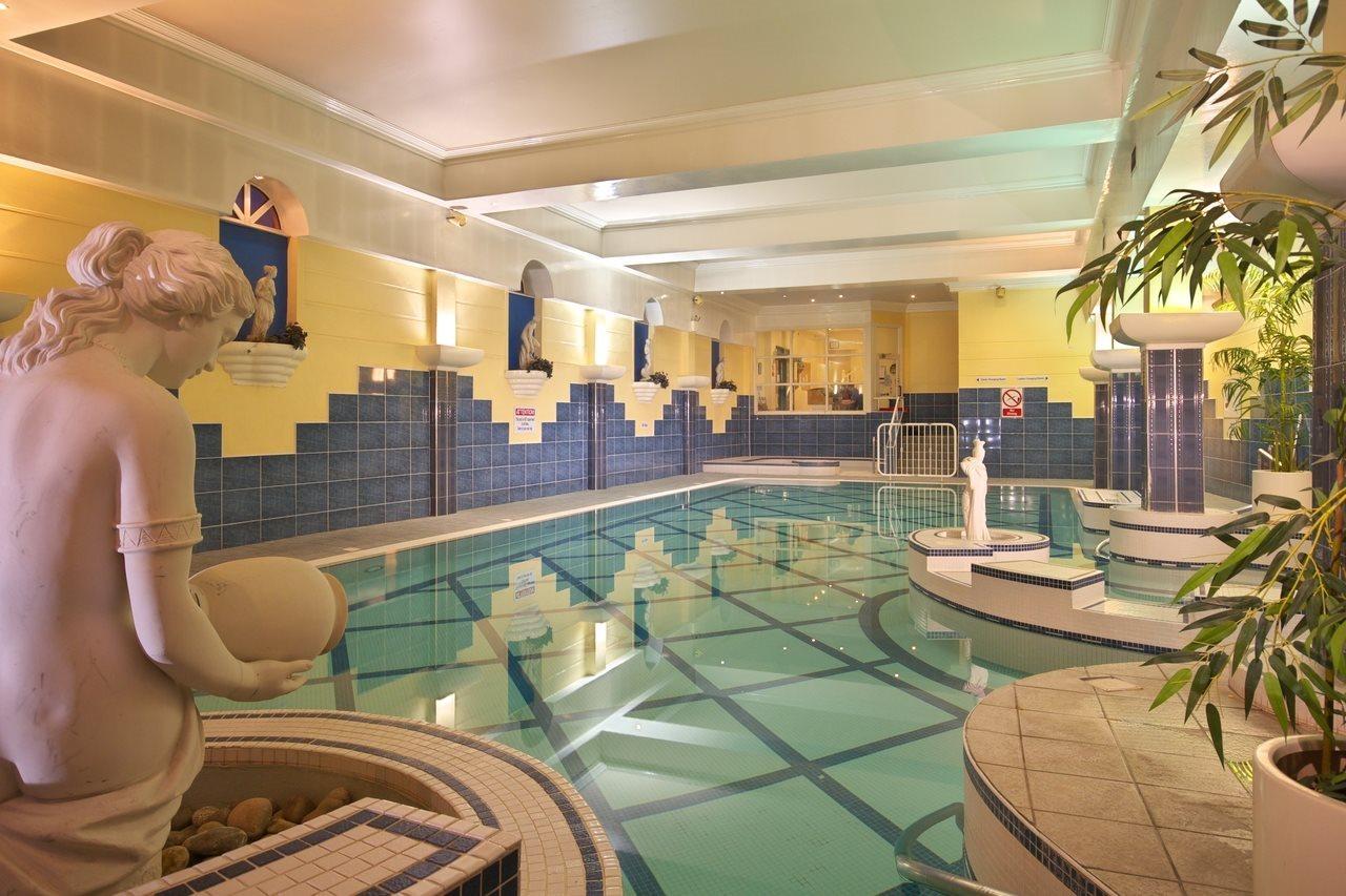 Castle Hotel Macroom Esterno foto