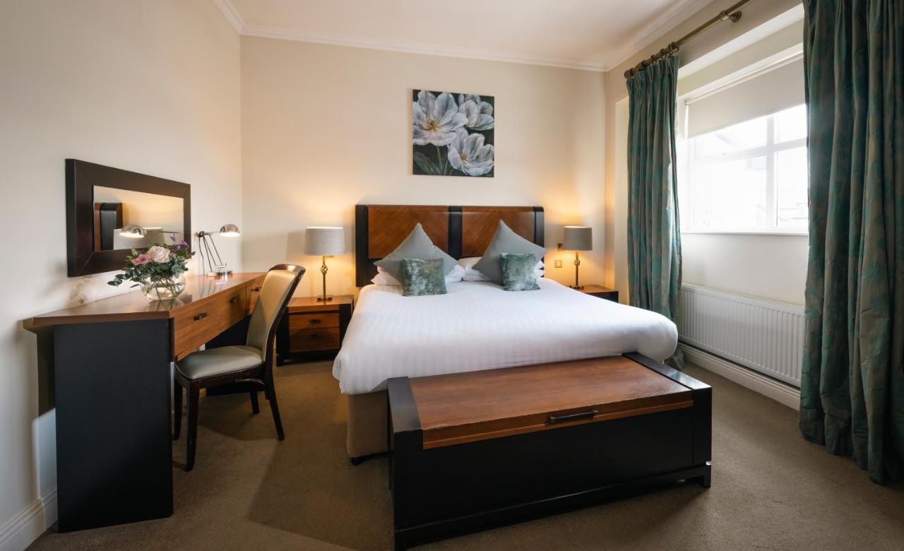 Castle Hotel Macroom Esterno foto