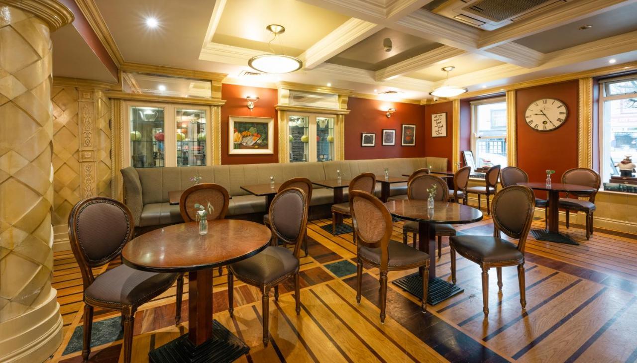 Castle Hotel Macroom Esterno foto