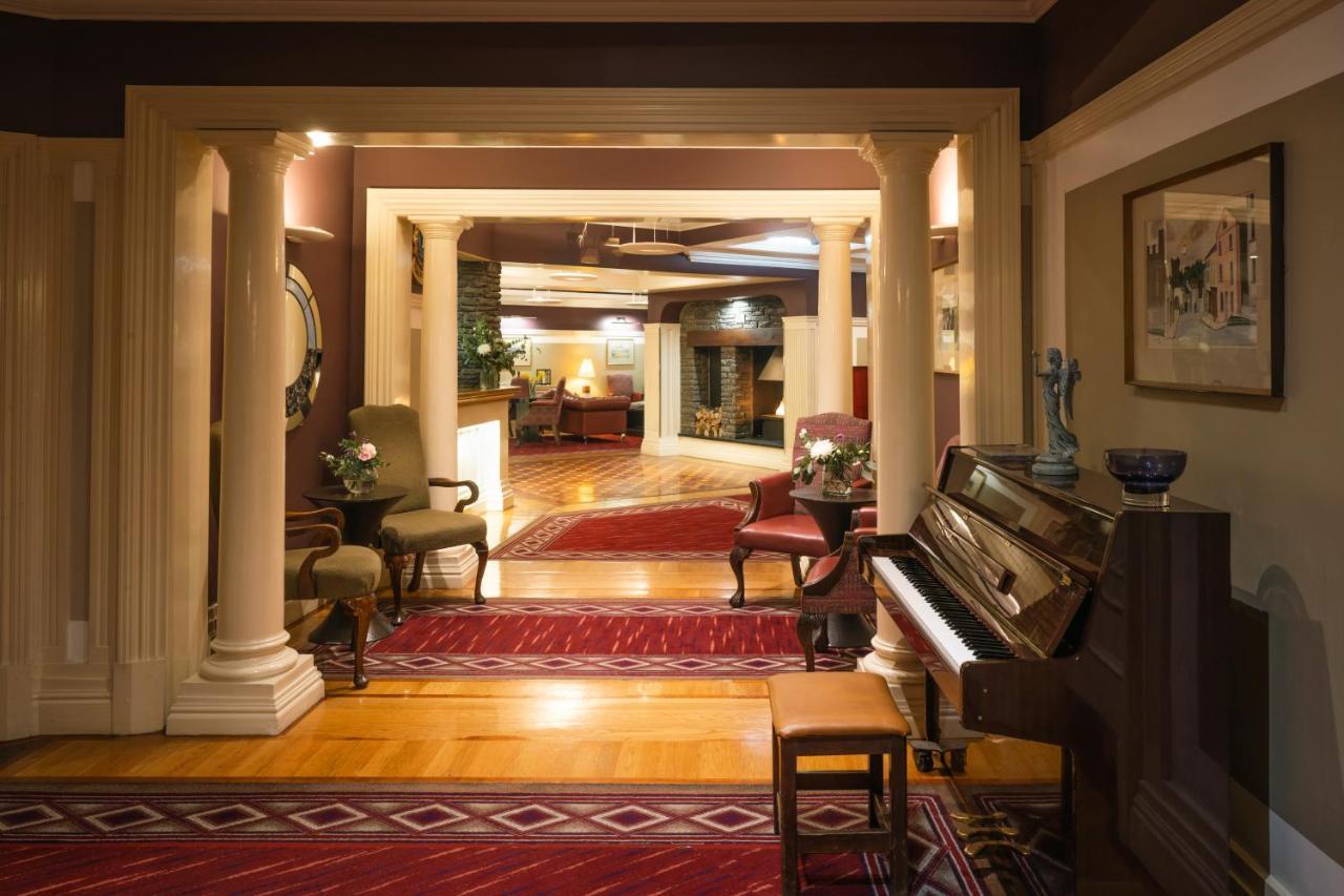 Castle Hotel Macroom Esterno foto