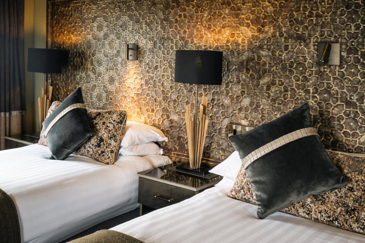 Castle Hotel Macroom Esterno foto