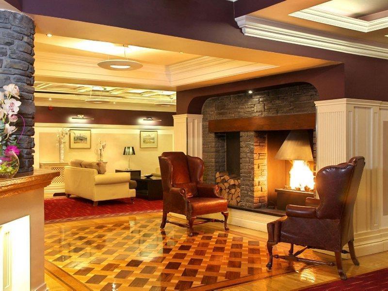 Castle Hotel Macroom Esterno foto