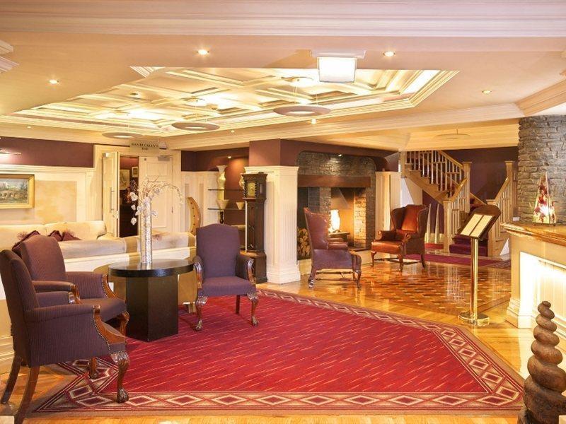 Castle Hotel Macroom Esterno foto