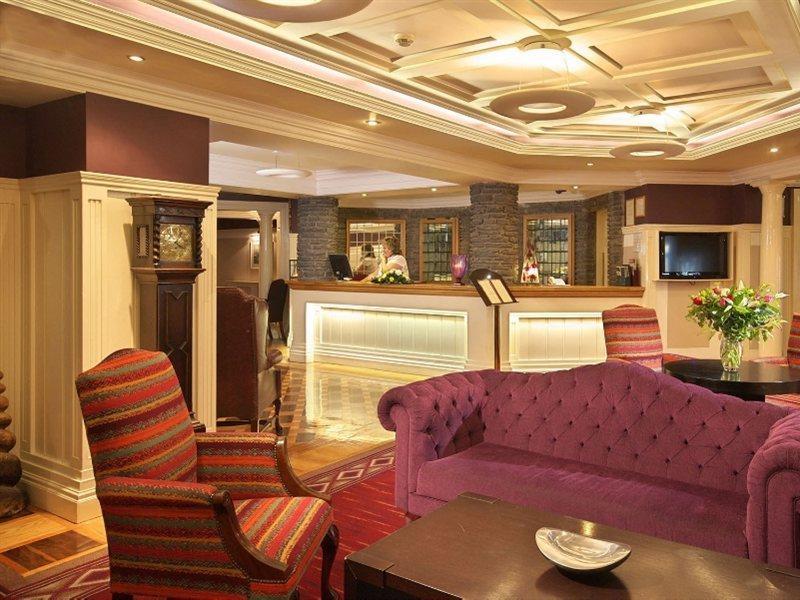 Castle Hotel Macroom Esterno foto