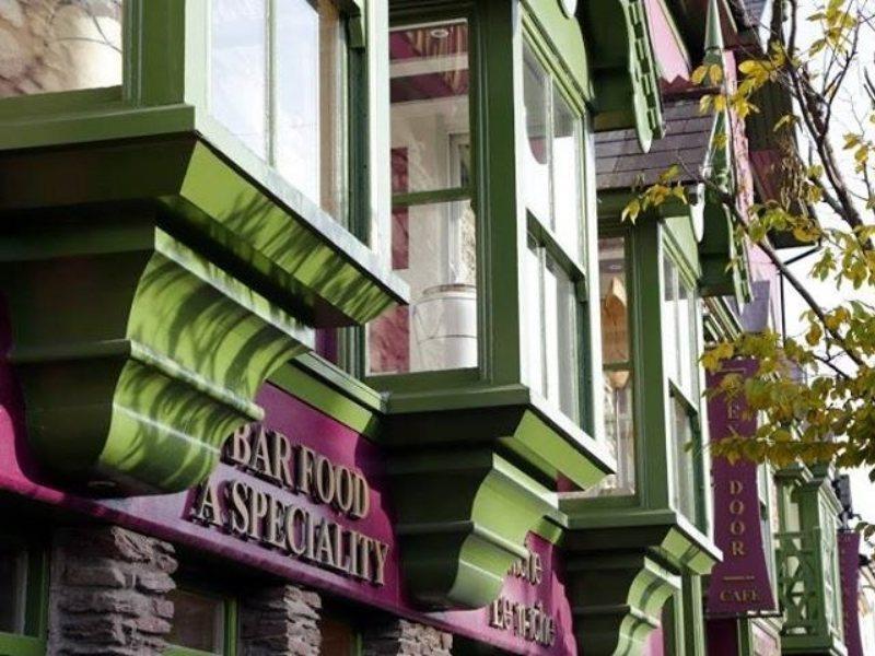 Castle Hotel Macroom Esterno foto