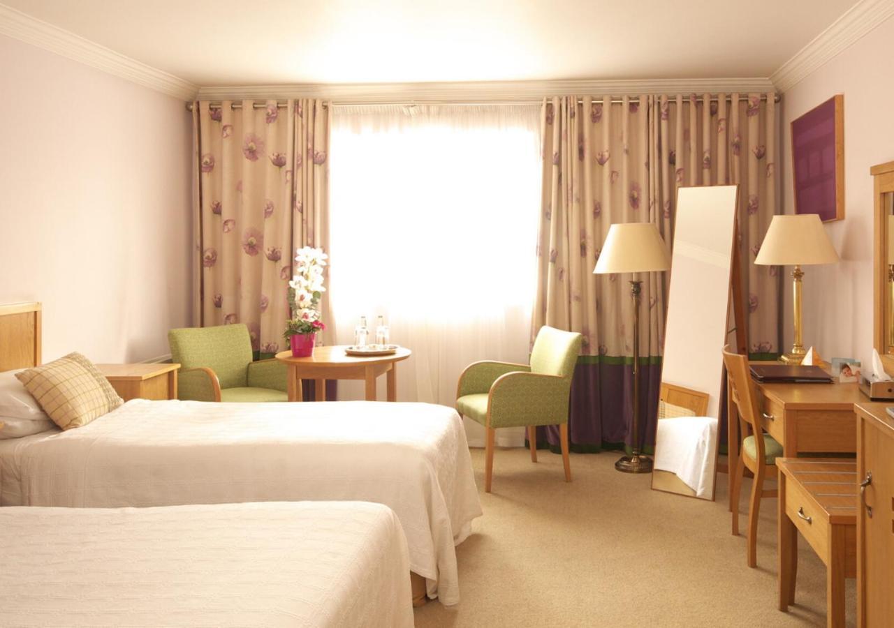 Castle Hotel Macroom Esterno foto