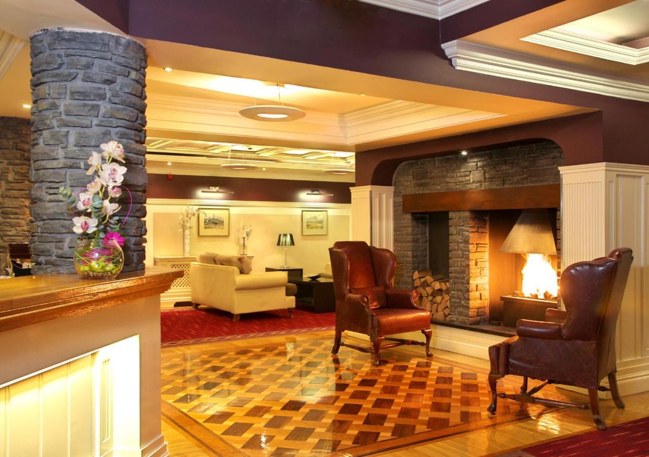 Castle Hotel Macroom Esterno foto